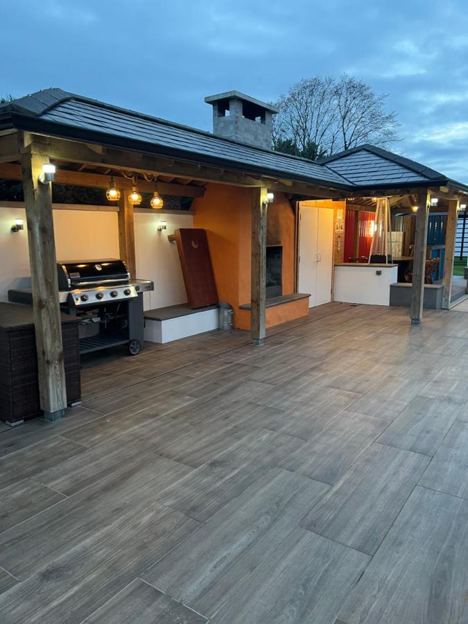 Green Monkey Lodge British 외부 사진